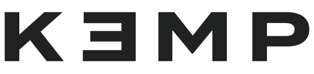 Logo súťaže KEMP - text "KEMP" so zrkadlovo obráteným písmenom E.